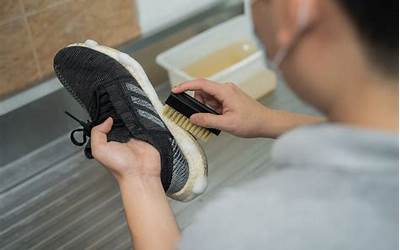 鞋子如何清理 洗鞋也有小技巧 分享生活好方法